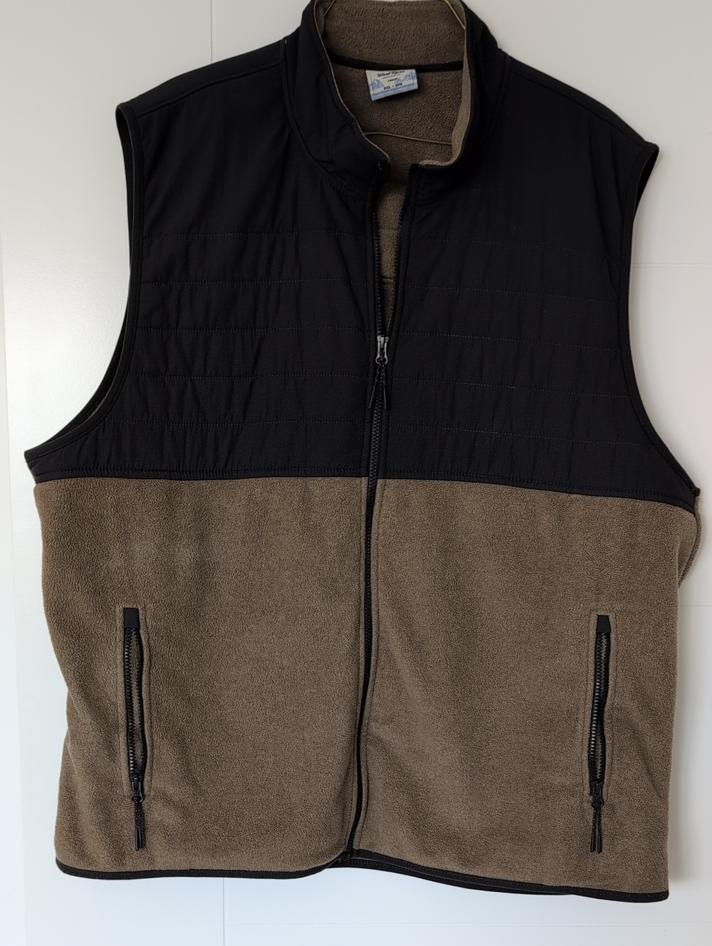 Men's Two-Tone Fleece Vest - Black & Brown
